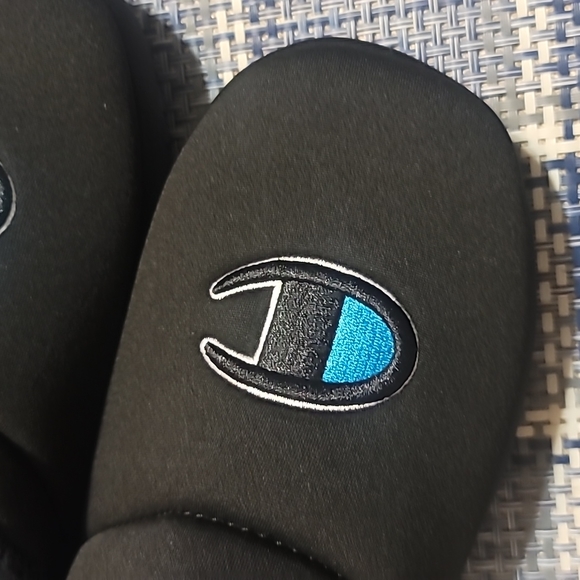 Champion slippers - Picture 2 of 7